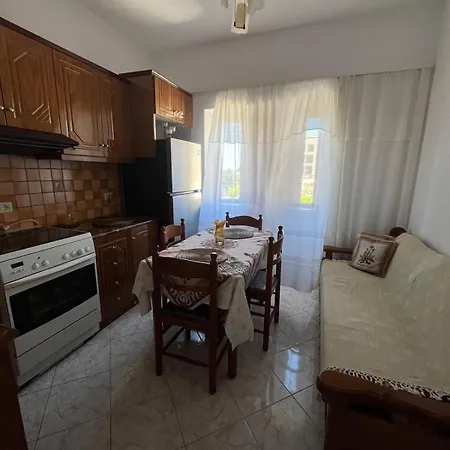 For Rent ! Apartman Borsh